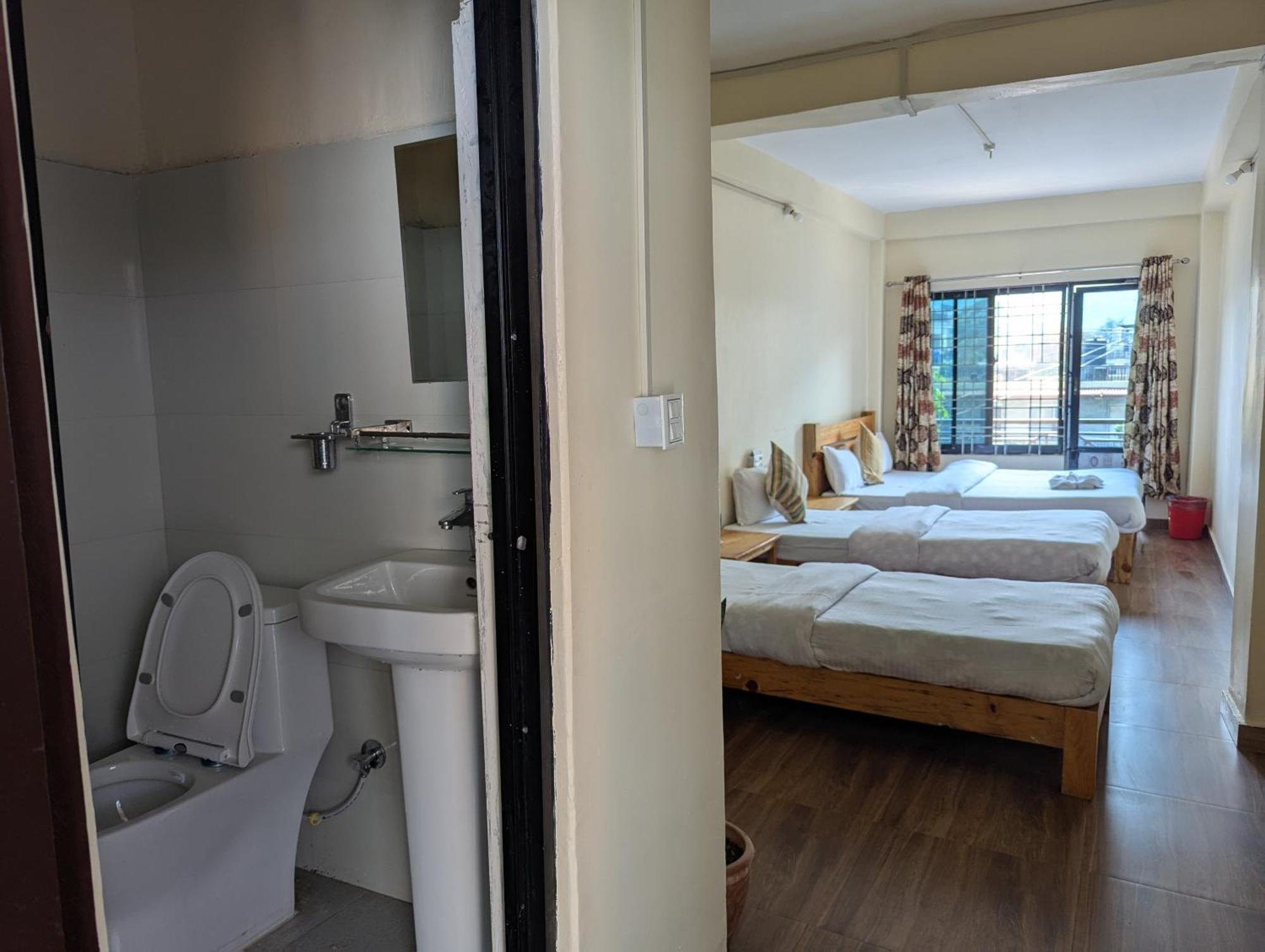Santoshi Guest House, Pokhara Luaran gambar